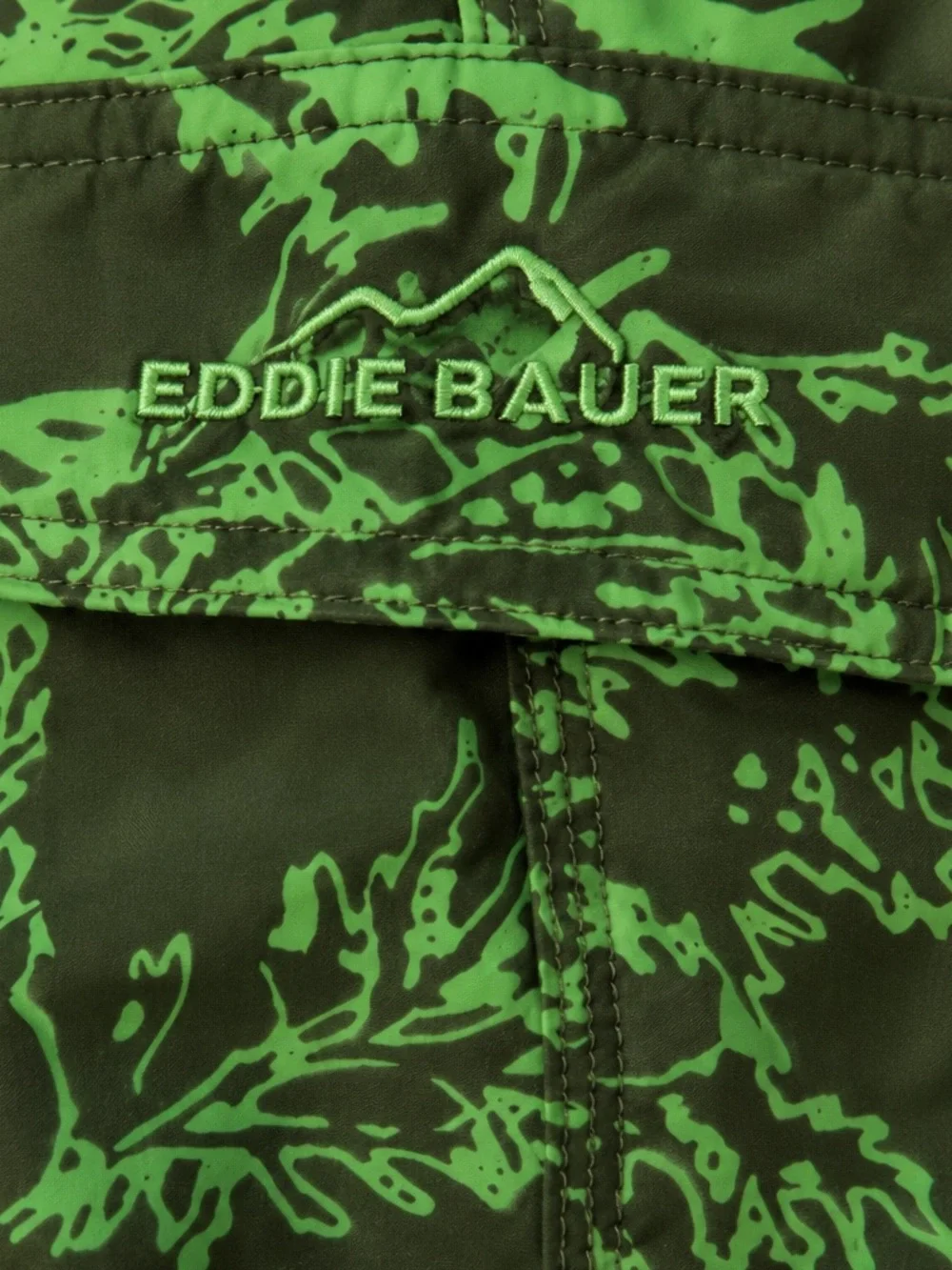 NWT Eddie Bauer Men’s XL Green Botanical Board Swim Shorts Mesh Lined Beach
